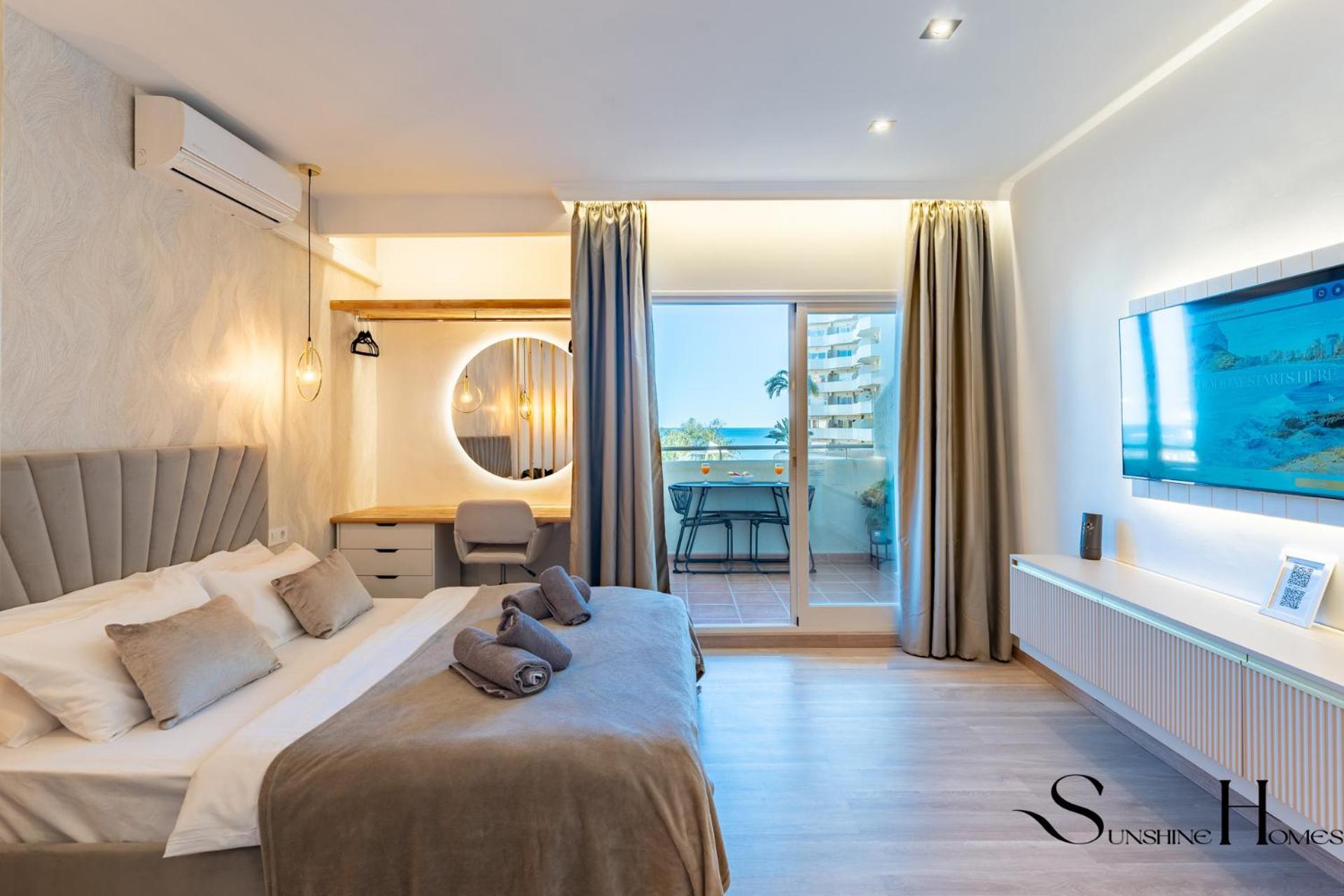 Seaview Beachfront Studio With Aqua Park & Balcony Benalmádena Exterior foto